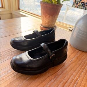 MLB ‘Tunisha’ Size 7.5 Black Leather Mary Jane / Ballet Rocker Bottom Shoes